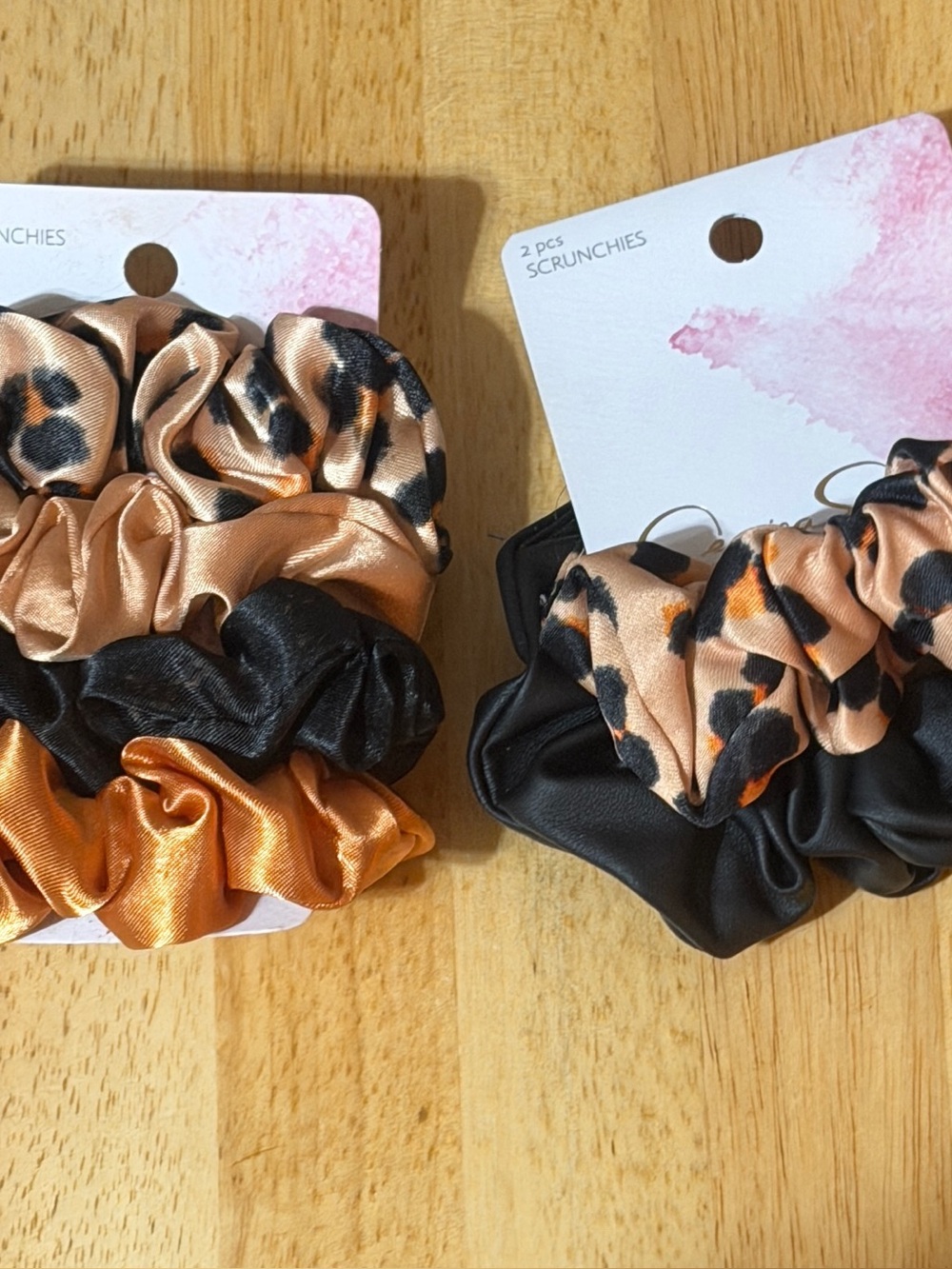 NEW! Jessica Simpson Scrunchies Total of 6